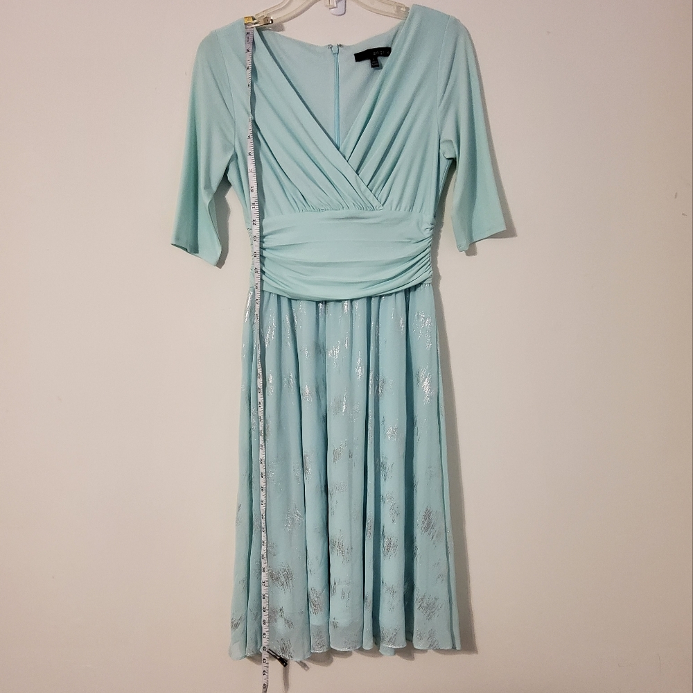 Sangria Stretch Mint Green Surplice Fit & Flare Dress Size 4 - Picture 3 of 10